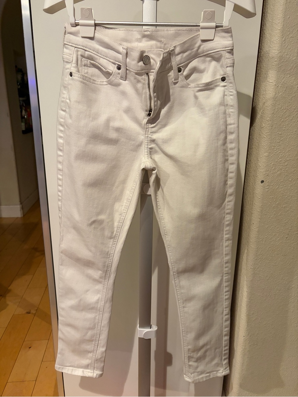 GAP White Skinny Women's Jeans with Comfort Stretch